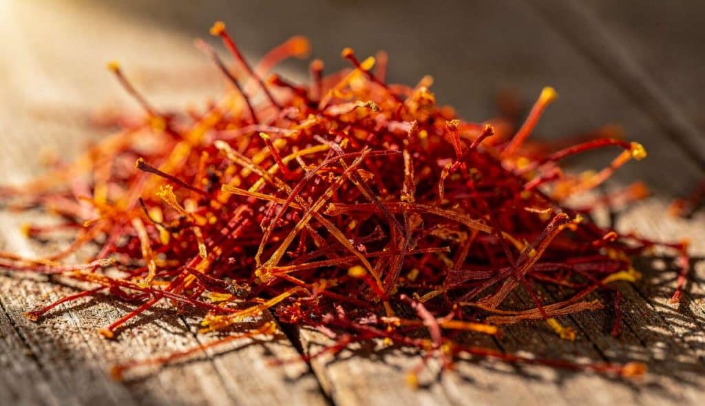 Les bienfaits méconnus du safran : pourquoi l'adopter ?