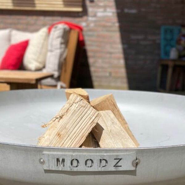 Découvrez le brasero Moodz en acier inoxydable Ø60 cm : un test détaillé révélant ses caractéristiques, performances et avantages pour vos soirées en extérieur réussies