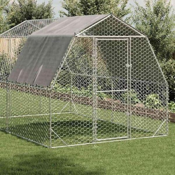 Explorez notre test du poulailler vidaXL 2, 5x4x2, 25 m et découvrez ses atouts en termes de robustesse et d'accessibilité pour un jardin fonctionnel