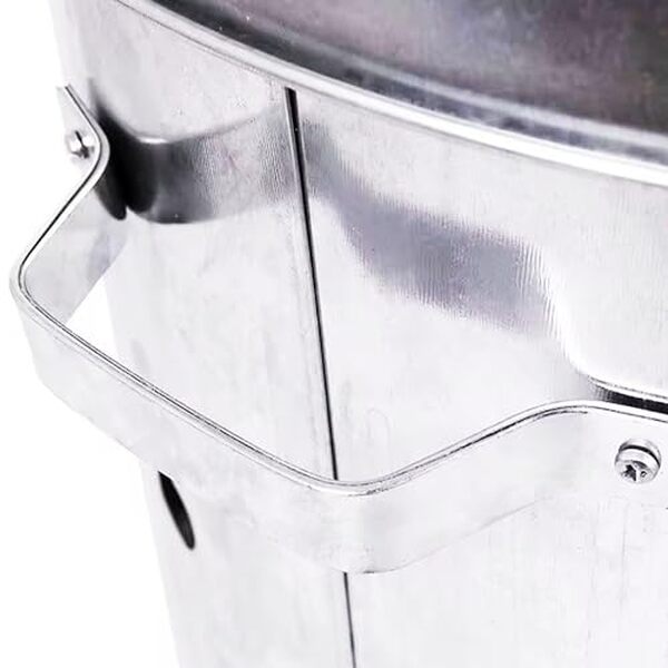 Découvrez notre analyse détaillée de la poubelle de jardin 75L en acier galvanisé : un choix pratique et durable pour tous vos besoins extérieurs